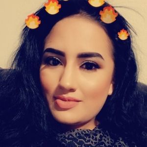 Meet your Posher, Alma